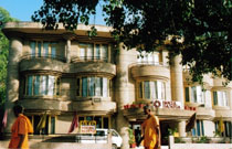 Hotel Basera, Katra
